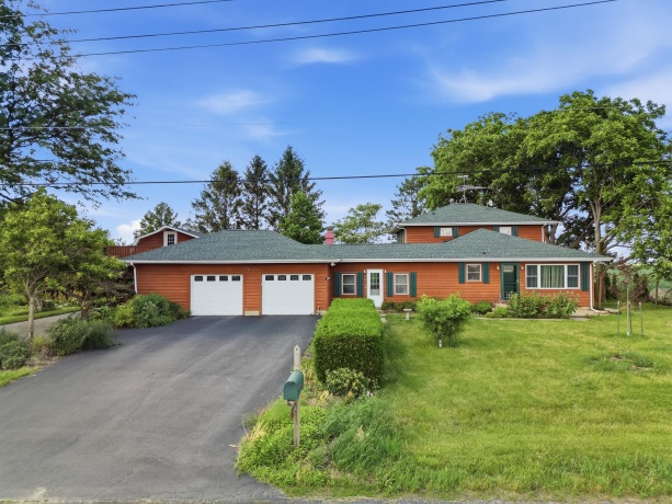 31040 Penrose, STERLING, Illinois 61081, 5 Bedrooms Bedrooms, ,3 BathroomsBathrooms,House,For Sale,Penrose,202603501