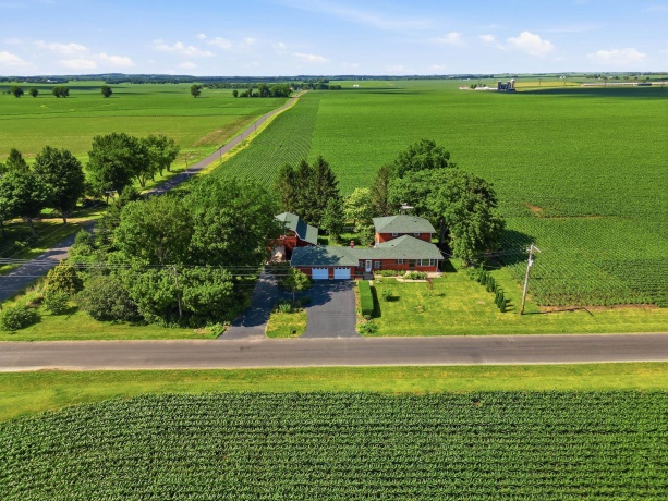 31040 Penrose, STERLING, Illinois 61081, 5 Bedrooms Bedrooms, ,3 BathroomsBathrooms,House,For Sale,Penrose,202603501