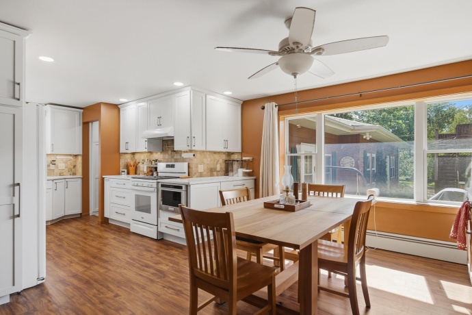 31040 Penrose, STERLING, Illinois 61081, 5 Bedrooms Bedrooms, ,3 BathroomsBathrooms,House,For Sale,Penrose,202603501