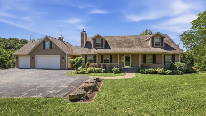 51 Shenandoah Dr, GALENA, Illinois 61036, 4 Bedrooms Bedrooms, ,3 BathroomsBathrooms,House,For Sale,Shenandoah Dr,202603505