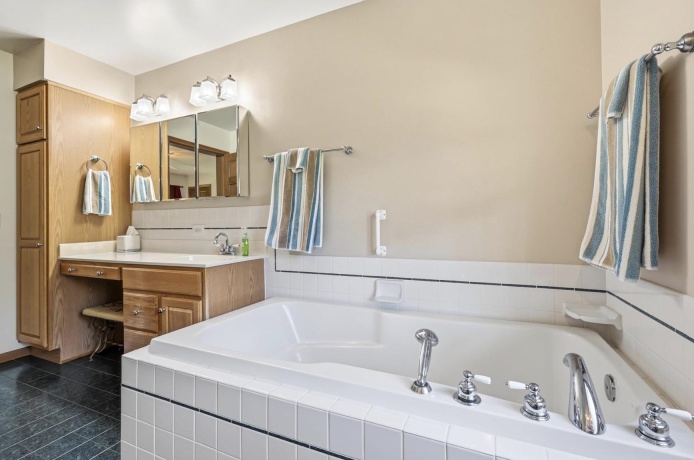 51 Shenandoah Dr, GALENA, Illinois 61036, 4 Bedrooms Bedrooms, ,3 BathroomsBathrooms,House,For Sale,Shenandoah Dr,202603505