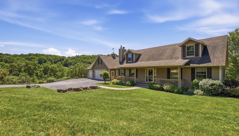 51 Shenandoah Dr, GALENA, Illinois 61036, 4 Bedrooms Bedrooms, ,3 BathroomsBathrooms,House,For Sale,Shenandoah Dr,202603505