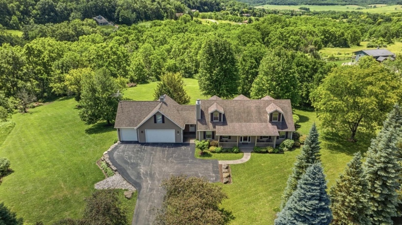 51 Shenandoah Dr, GALENA, Illinois 61036, 4 Bedrooms Bedrooms, ,3 BathroomsBathrooms,House,For Sale,Shenandoah Dr,202603505