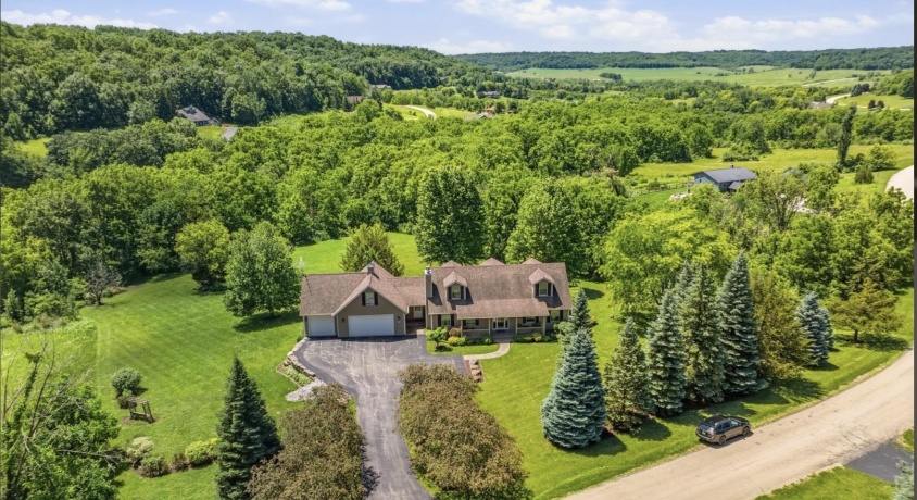 51 Shenandoah Dr, GALENA, Illinois 61036, 4 Bedrooms Bedrooms, ,3 BathroomsBathrooms,House,For Sale,Shenandoah Dr,202603505