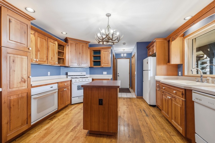 11516 Loran, MOUNT CARROLL, Illinois 61053, 5 Bedrooms Bedrooms, ,3 BathroomsBathrooms,House,For Sale,Loran,202603506