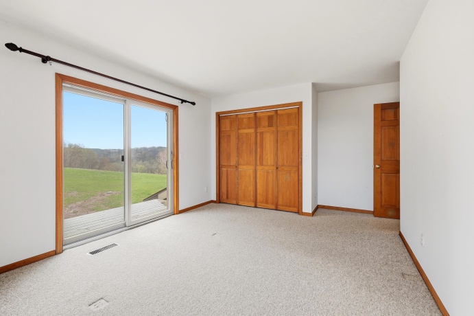11516 Loran, MOUNT CARROLL, Illinois 61053, 5 Bedrooms Bedrooms, ,3 BathroomsBathrooms,House,For Sale,Loran,202603506