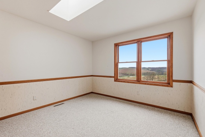 11516 Loran, MOUNT CARROLL, Illinois 61053, 5 Bedrooms Bedrooms, ,3 BathroomsBathrooms,House,For Sale,Loran,202603506