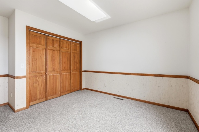 11516 Loran, MOUNT CARROLL, Illinois 61053, 5 Bedrooms Bedrooms, ,3 BathroomsBathrooms,House,For Sale,Loran,202603506