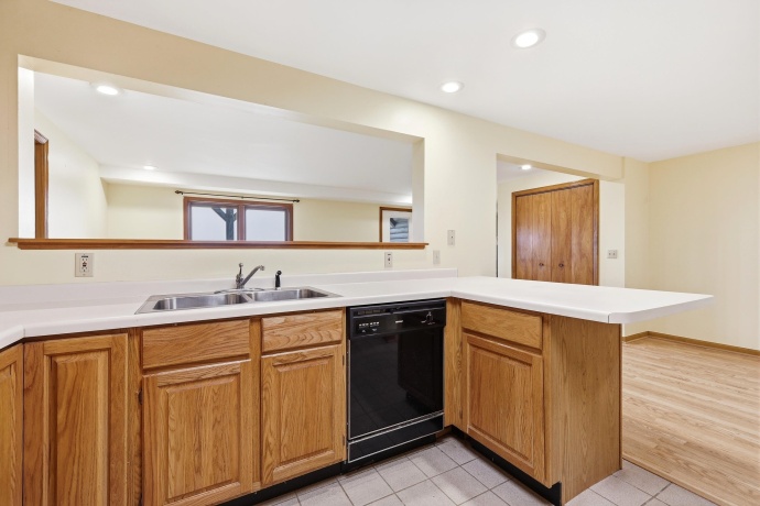 11516 Loran, MOUNT CARROLL, Illinois 61053, 5 Bedrooms Bedrooms, ,3 BathroomsBathrooms,House,For Sale,Loran,202603506