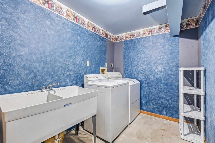 11516 Loran, MOUNT CARROLL, Illinois 61053, 5 Bedrooms Bedrooms, ,3 BathroomsBathrooms,House,For Sale,Loran,202603506