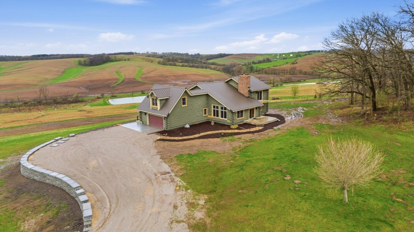 11516 Loran, MOUNT CARROLL, Illinois 61053, 5 Bedrooms Bedrooms, ,3 BathroomsBathrooms,House,For Sale,Loran,202603506