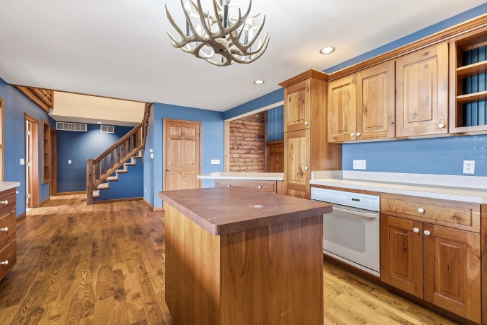 11516 Loran, MOUNT CARROLL, Illinois 61053, 5 Bedrooms Bedrooms, ,3 BathroomsBathrooms,House,For Sale,Loran,202603506