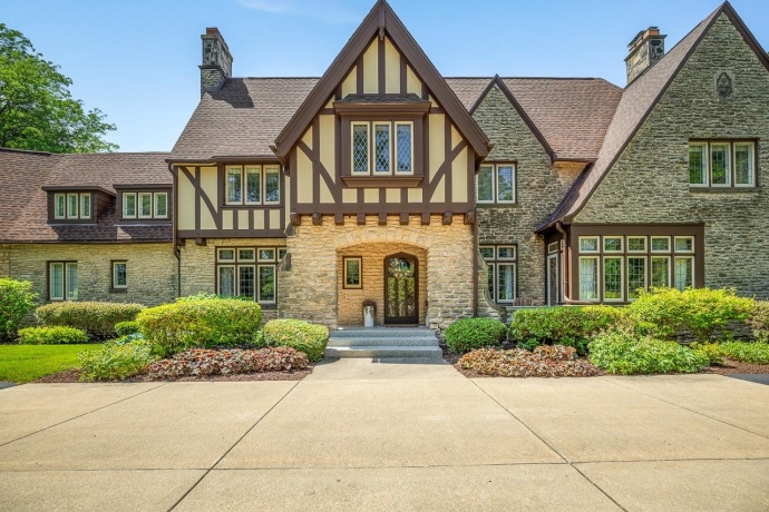 2407 GALENA, FREEPORT, Illinois 61032, 6 Bedrooms Bedrooms, ,4 BathroomsBathrooms,House,For Sale,GALENA,202603507