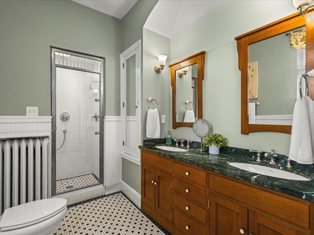 Full bath attached