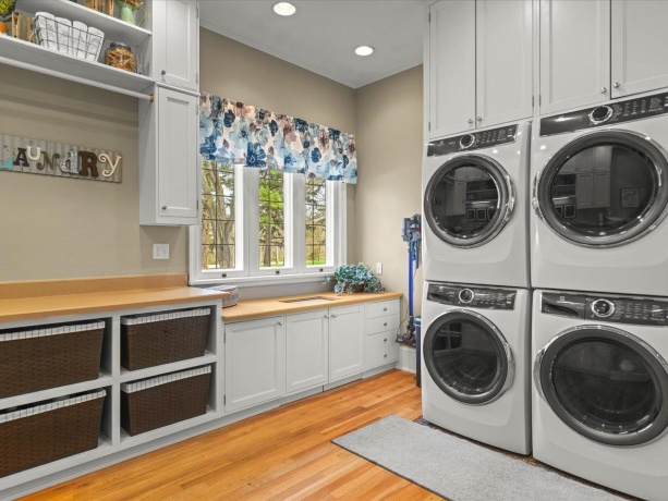 2 Washers, 2 Dryers