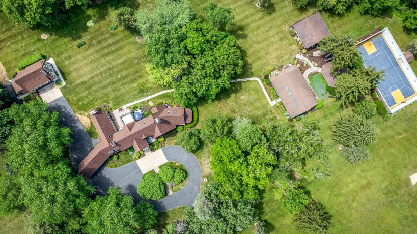 2407 GALENA, FREEPORT, Illinois 61032, 6 Bedrooms Bedrooms, ,4 BathroomsBathrooms,House,For Sale,GALENA,202603507