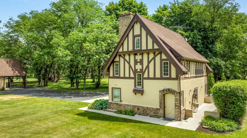 2407 GALENA, FREEPORT, Illinois 61032, 6 Bedrooms Bedrooms, ,4 BathroomsBathrooms,House,For Sale,GALENA,202603507