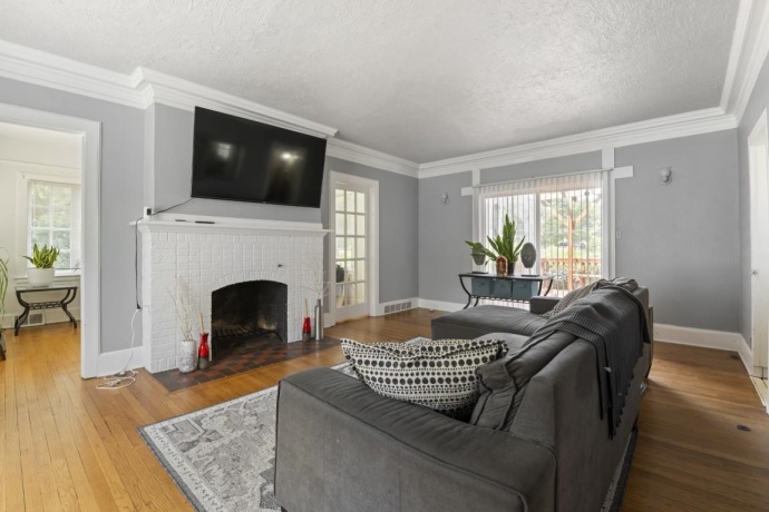 404 PROSPECT, ROCKFORD, Illinois 61107, 3 Bedrooms Bedrooms, ,2 BathroomsBathrooms,House,For Sale,PROSPECT,202603509