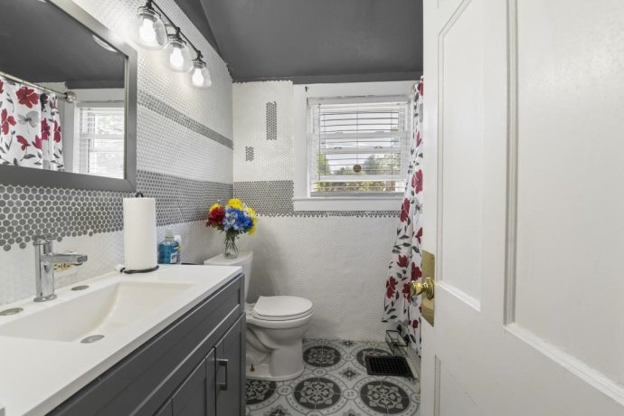 404 PROSPECT, ROCKFORD, Illinois 61107, 3 Bedrooms Bedrooms, ,2 BathroomsBathrooms,House,For Sale,PROSPECT,202603509