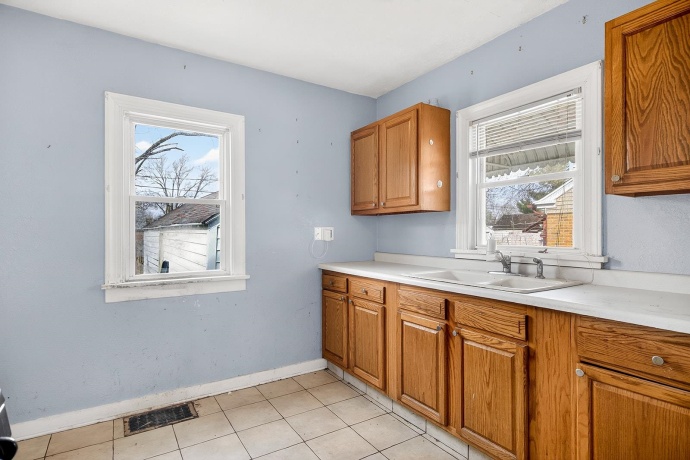 2823 Ridgeway, ROCKFORD, Illinois 61101, 2 Bedrooms Bedrooms, ,1 BathroomBathrooms,House,For Sale,Ridgeway,202601663