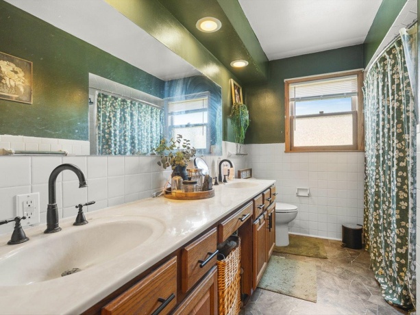 2057 IL RTE 26 N, FREEPORT, Illinois 61032, 3 Bedrooms Bedrooms, ,2 BathroomsBathrooms,House,For Sale,IL RTE 26 N,202603513