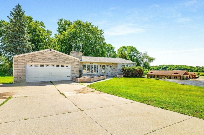 2057 IL RTE 26 N, FREEPORT, Illinois 61032, 3 Bedrooms Bedrooms, ,2 BathroomsBathrooms,House,For Sale,IL RTE 26 N,202603513
