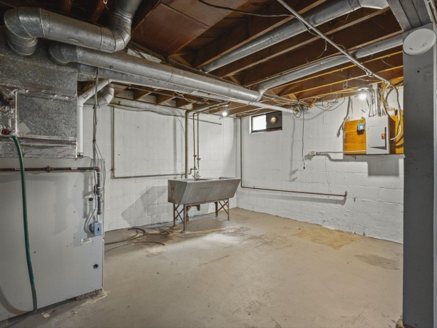 3447 Broadway, ROCKFORD, Illinois 61108, 3 Bedrooms Bedrooms, ,1 BathroomBathrooms,House,For Sale,Broadway,202603515