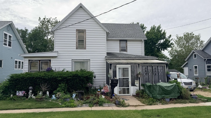 4 MULBERRY, MOUNT MORRIS, Illinois 61054, 3 Bedrooms Bedrooms, ,1 BathroomBathrooms,House,For Sale,MULBERRY,202603525