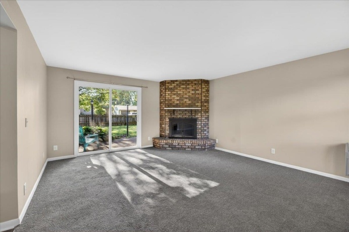 3735 Highcrest, ROCKFORD, Illinois 61107, 3 Bedrooms Bedrooms, ,1 BathroomBathrooms,House,For Sale,Highcrest,202603529