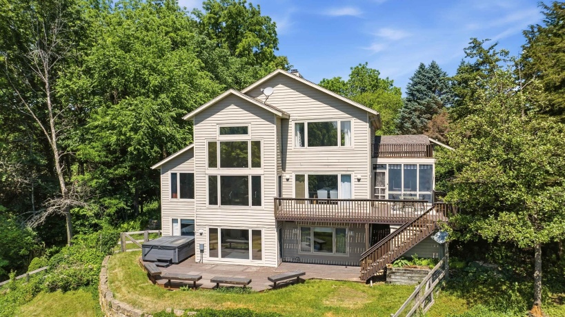 7 Seneca, GALENA, Illinois 61036, 4 Bedrooms Bedrooms, ,3 BathroomsBathrooms,House,For Sale,Seneca,202603530
