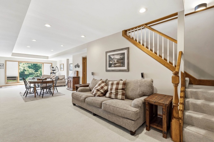 7 Seneca, GALENA, Illinois 61036, 4 Bedrooms Bedrooms, ,3 BathroomsBathrooms,House,For Sale,Seneca,202603530