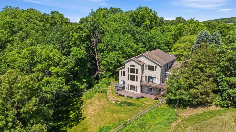 7 Seneca, GALENA, Illinois 61036, 4 Bedrooms Bedrooms, ,3 BathroomsBathrooms,House,For Sale,Seneca,202603530