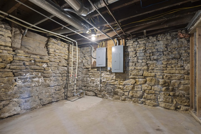 135 8th, SOUTH BELOIT, Illinois 61080, ,2 Units,For Sale,8th,202603532