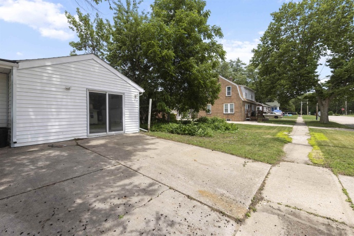 135 8th, SOUTH BELOIT, Illinois 61080, ,2 Units,For Sale,8th,202603532