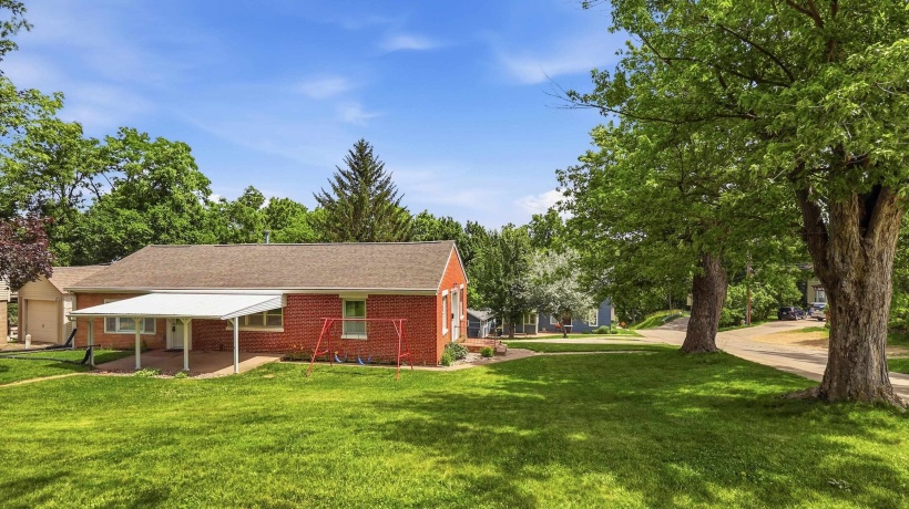 102 High, GALENA, Illinois 61036, 3 Bedrooms Bedrooms, ,2 BathroomsBathrooms,House,For Sale,High,202603536