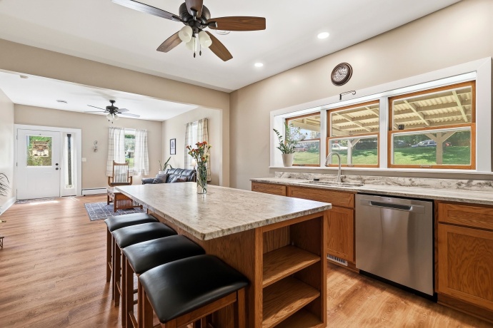 102 High, GALENA, Illinois 61036, 3 Bedrooms Bedrooms, ,2 BathroomsBathrooms,House,For Sale,High,202603536