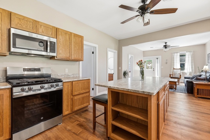 102 High, GALENA, Illinois 61036, 3 Bedrooms Bedrooms, ,2 BathroomsBathrooms,House,For Sale,High,202603536