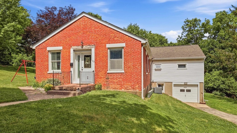102 High, GALENA, Illinois 61036, 3 Bedrooms Bedrooms, ,2 BathroomsBathrooms,House,For Sale,High,202603536