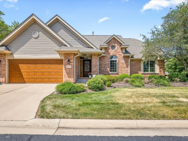 5980 HERITAGE, LOVES PARK, Illinois 61111, 2 Bedrooms Bedrooms, ,3 BathroomsBathrooms,Condominium,For Sale,HERITAGE,202603538