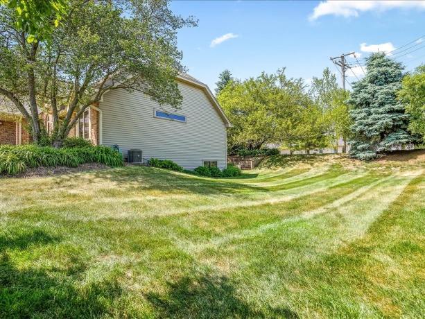 5980 HERITAGE, LOVES PARK, Illinois 61111, 2 Bedrooms Bedrooms, ,3 BathroomsBathrooms,Condominium,For Sale,HERITAGE,202603538