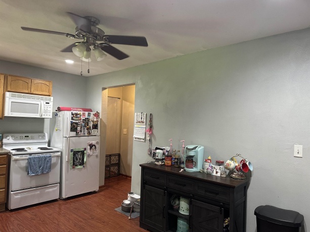 14 HILL, SAVANNA, Illinois 61074, 3 Bedrooms Bedrooms, ,2 BathroomsBathrooms,House,For Sale,HILL,202603540