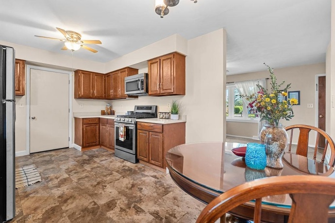 5008 CAROL, ROCKFORD, Illinois 61108, 3 Bedrooms Bedrooms, ,2 BathroomsBathrooms,House,For Sale,CAROL,202603544