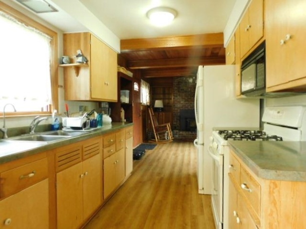 1421 Parkview, ROCKFORD, Illinois 61107, 3 Bedrooms Bedrooms, ,1 BathroomBathrooms,House,For Sale,Parkview,202603562