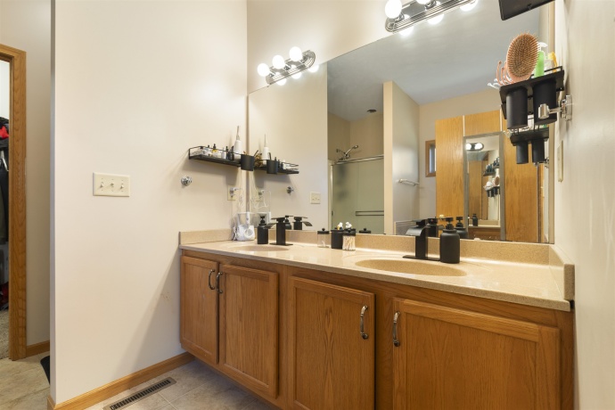 1512 Boulder Creek, ROCKFORD, Illinois 61108, 3 Bedrooms Bedrooms, ,2 BathroomsBathrooms,Condominium,For Sale,Boulder Creek,202603564