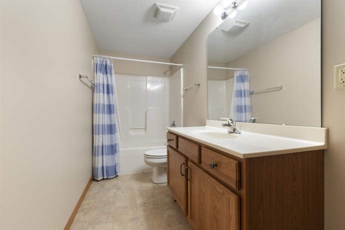 1512 Boulder Creek, ROCKFORD, Illinois 61108, 3 Bedrooms Bedrooms, ,2 BathroomsBathrooms,Condominium,For Sale,Boulder Creek,202603564