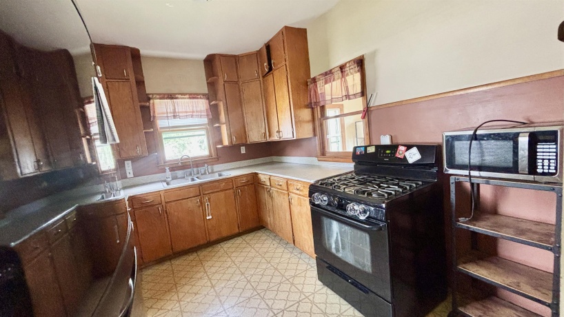 1114 Garfield, BELVIDERE, Illinois 61008, 4 Bedrooms Bedrooms, ,1 BathroomBathrooms,House,For Sale,Garfield,202603566