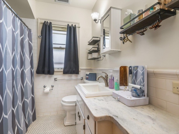 238 Guard, ROCKFORD, Illinois 61103, 2 Bedrooms Bedrooms, ,1 BathroomBathrooms,House,For Sale,Guard,202603567