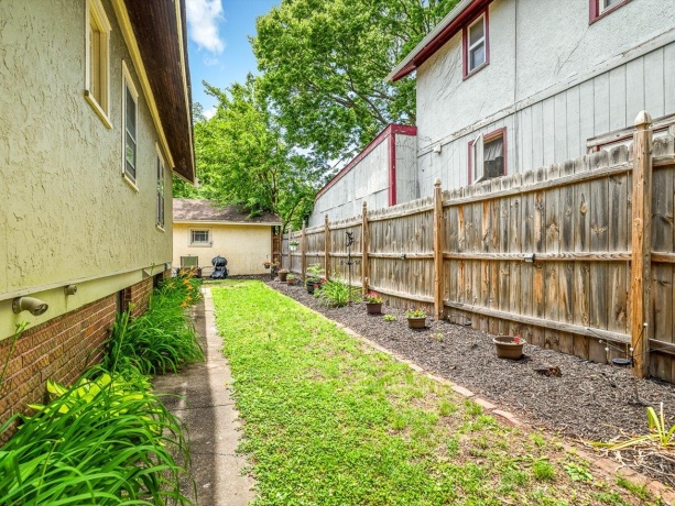 238 Guard, ROCKFORD, Illinois 61103, 2 Bedrooms Bedrooms, ,1 BathroomBathrooms,House,For Sale,Guard,202603567