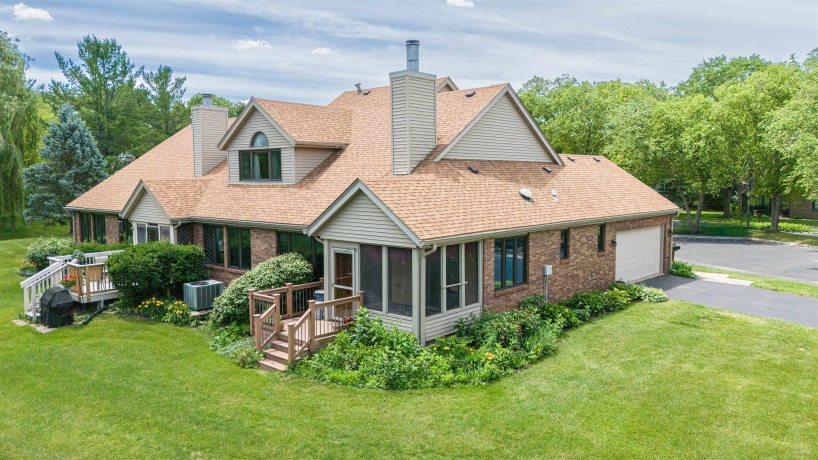 6320 Old Hunters, ROCKFORD, Illinois 61114, 3 Bedrooms Bedrooms, ,3 BathroomsBathrooms,Condominium,For Sale,Old Hunters,202603366