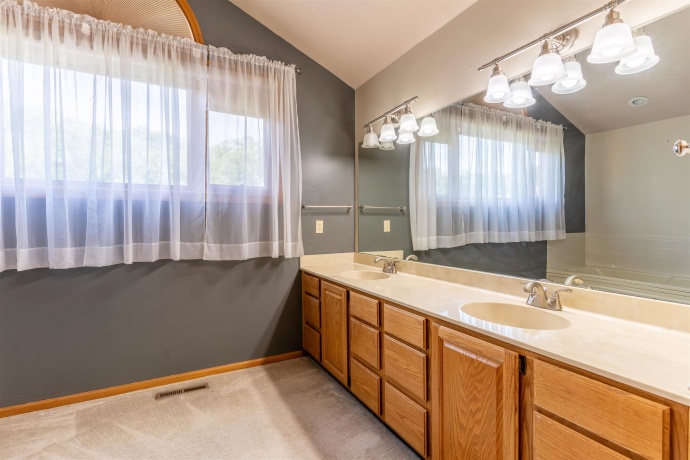 6320 Old Hunters, ROCKFORD, Illinois 61114, 3 Bedrooms Bedrooms, ,3 BathroomsBathrooms,Condominium,For Sale,Old Hunters,202603366